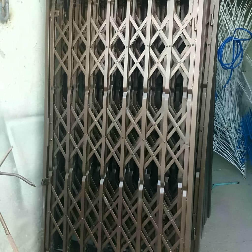 درب آکاردئونی با مدل حفاظ کشویی برای باغ درب آکاردئونی با مدل حفاظ کشویی برای باغ