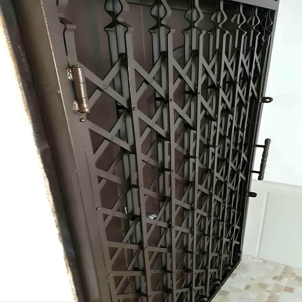 درب آکاردئونی ضد سرقت فلزی