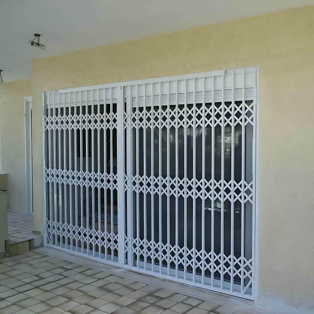 درب آکاردئونی آپارتمان جمع شونده