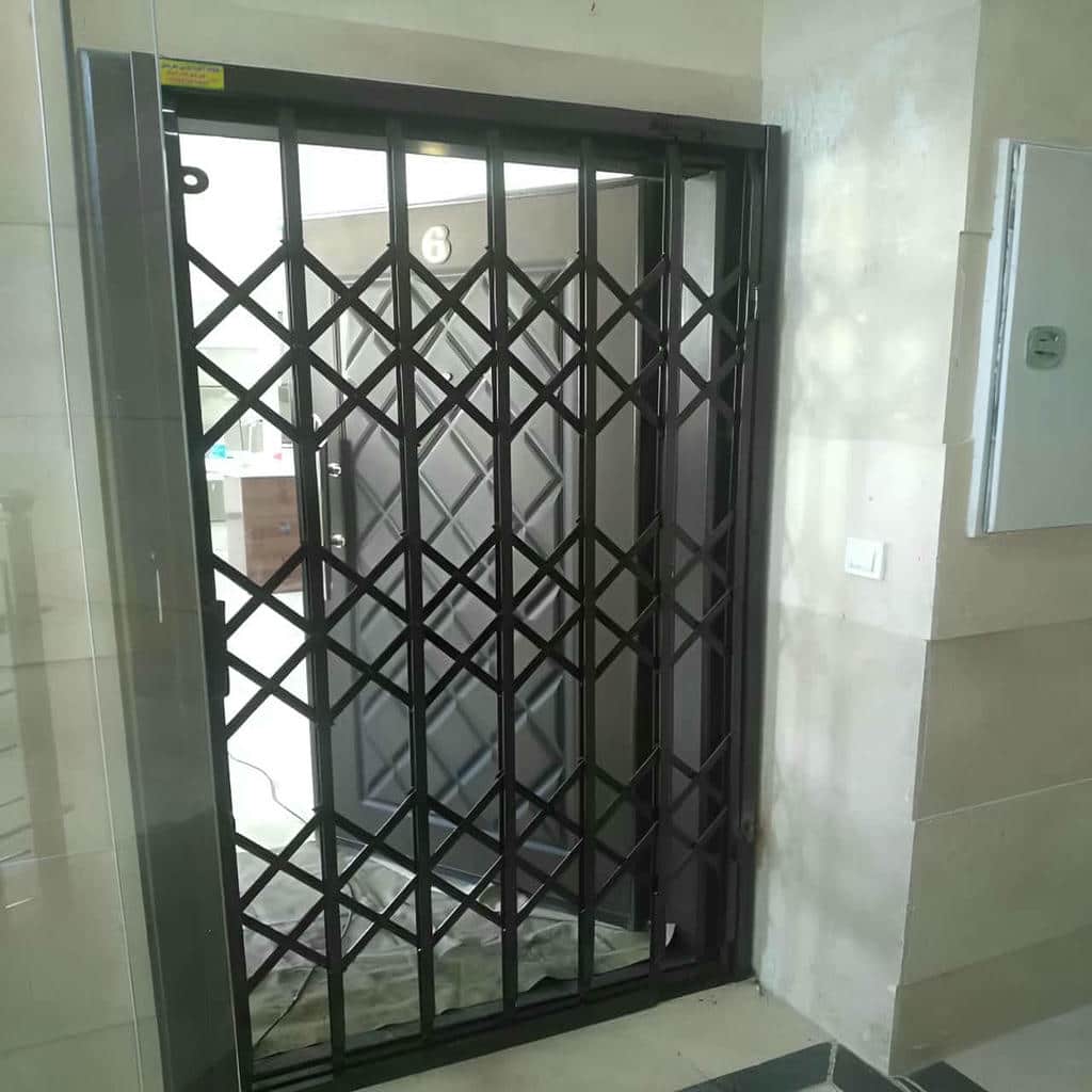 درب آکاردئونی آپارتمان کم عرض