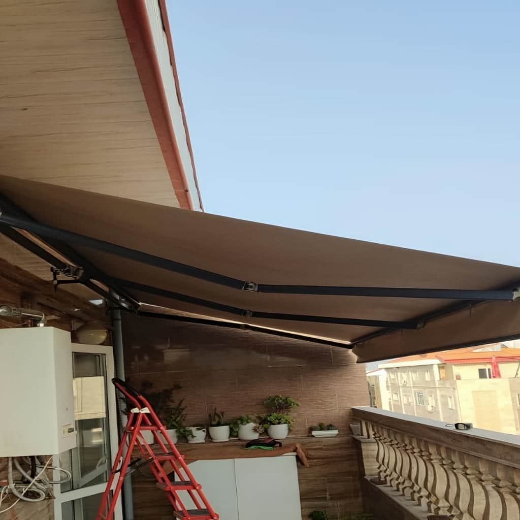سایبان حیاط تاشو با ساختار متحرک سایبان حیاط تاشو با ساختار متحرک
