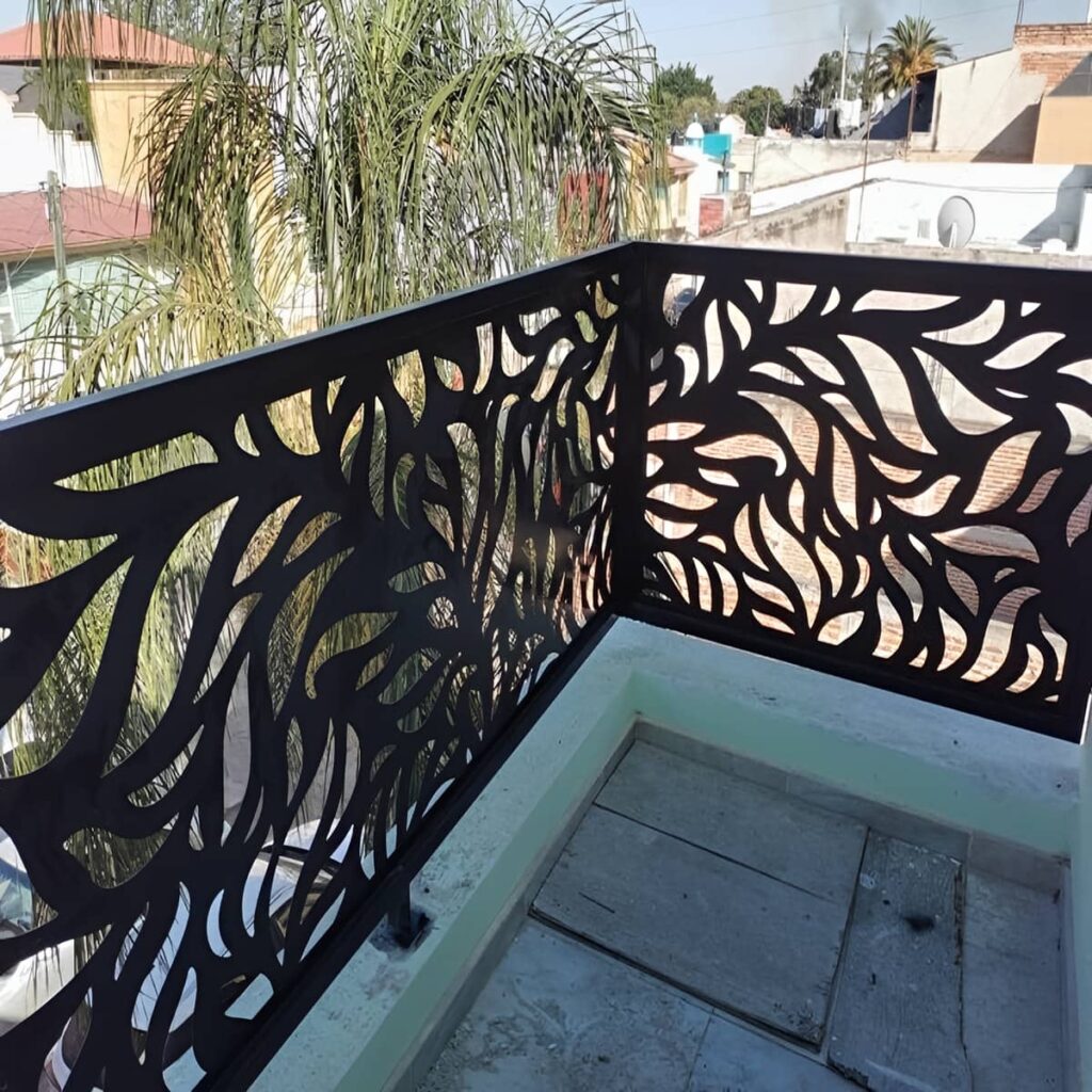 نرده پله مدرن هماهنگ با نما