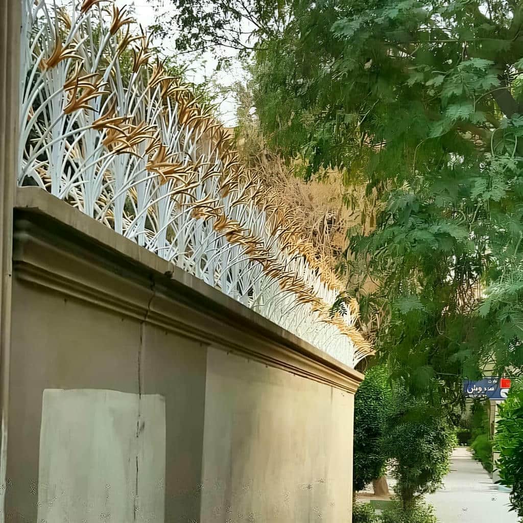 حفاظ دیوار حیاط مدل شاخ گوزنی