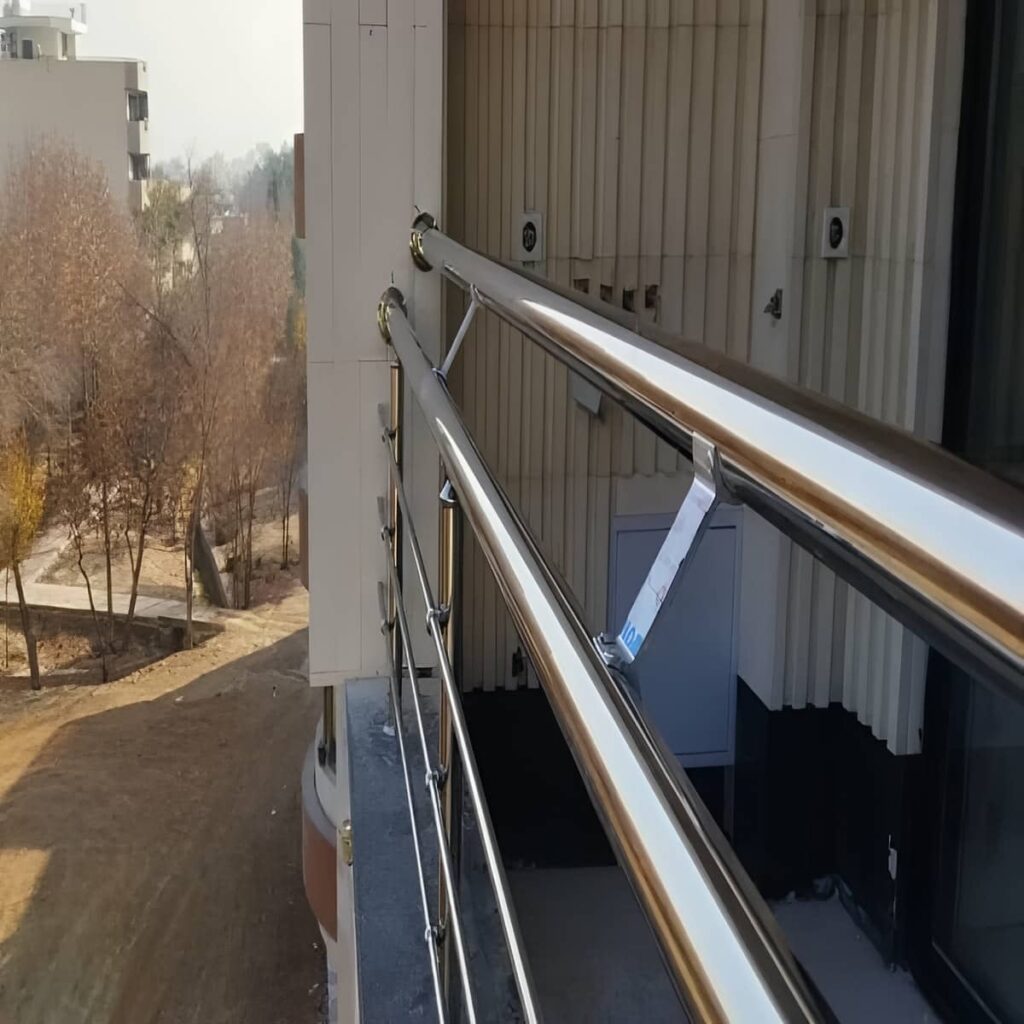 نرده راه پله جوشکاری تمیز حرفه ای