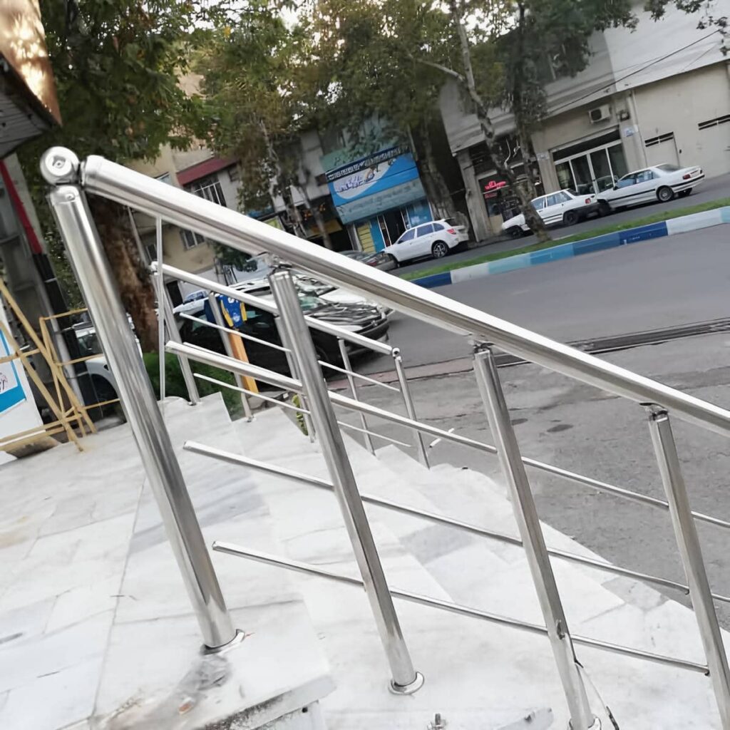 نرده مدرن بالکن هماهنگ با نمای مدرن نرده مدرن بالکن هماهنگ با نمای مدرن