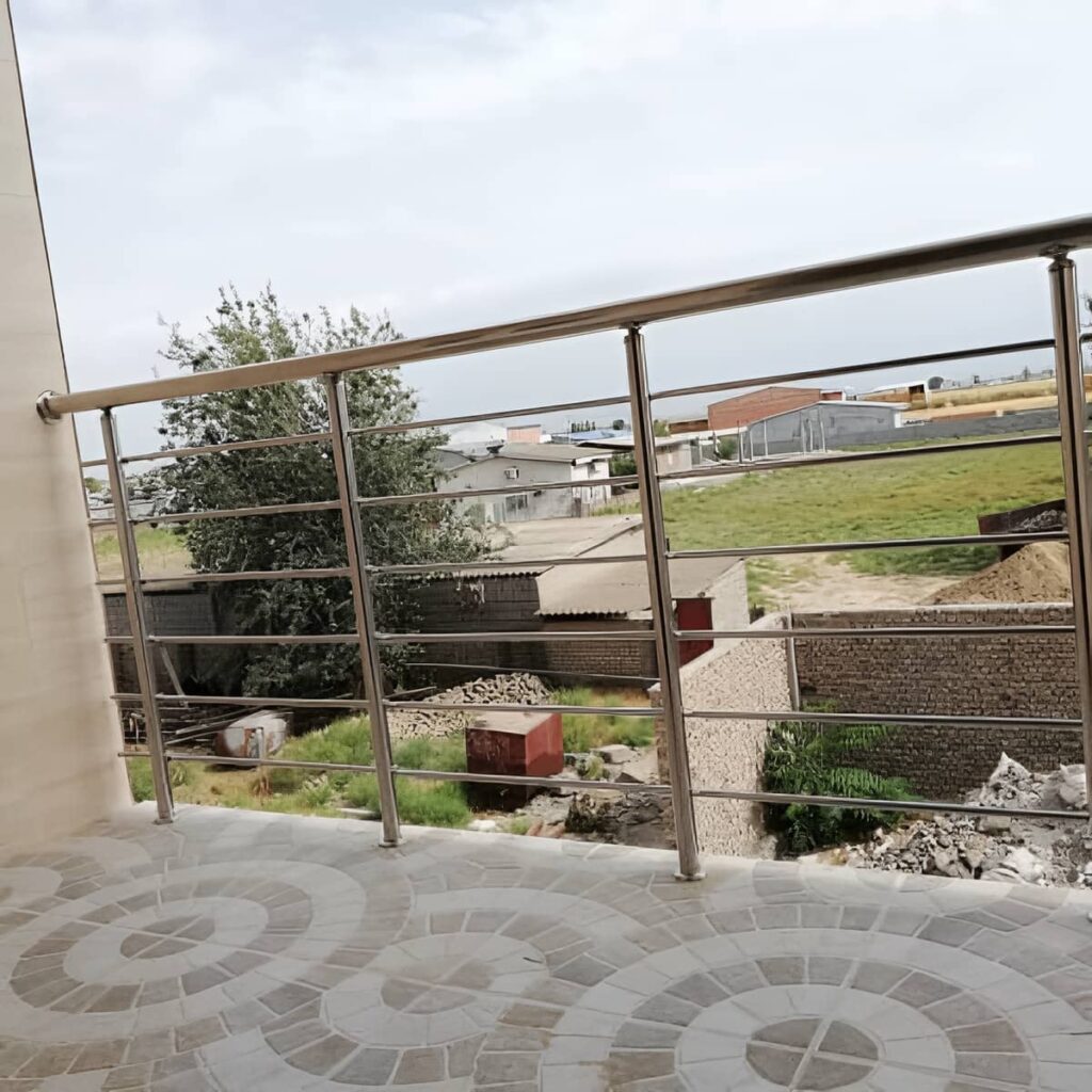 حفاظ بالکن با طراحی مدرن