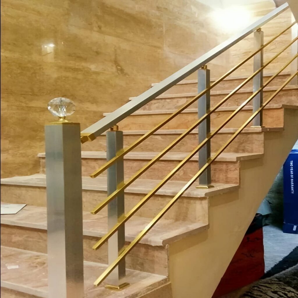 نرده استیل بالکن با سطح براق