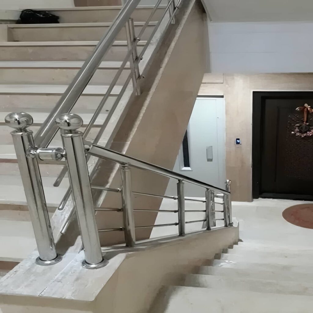 نرده استیل راه پله با دستگیره استیل