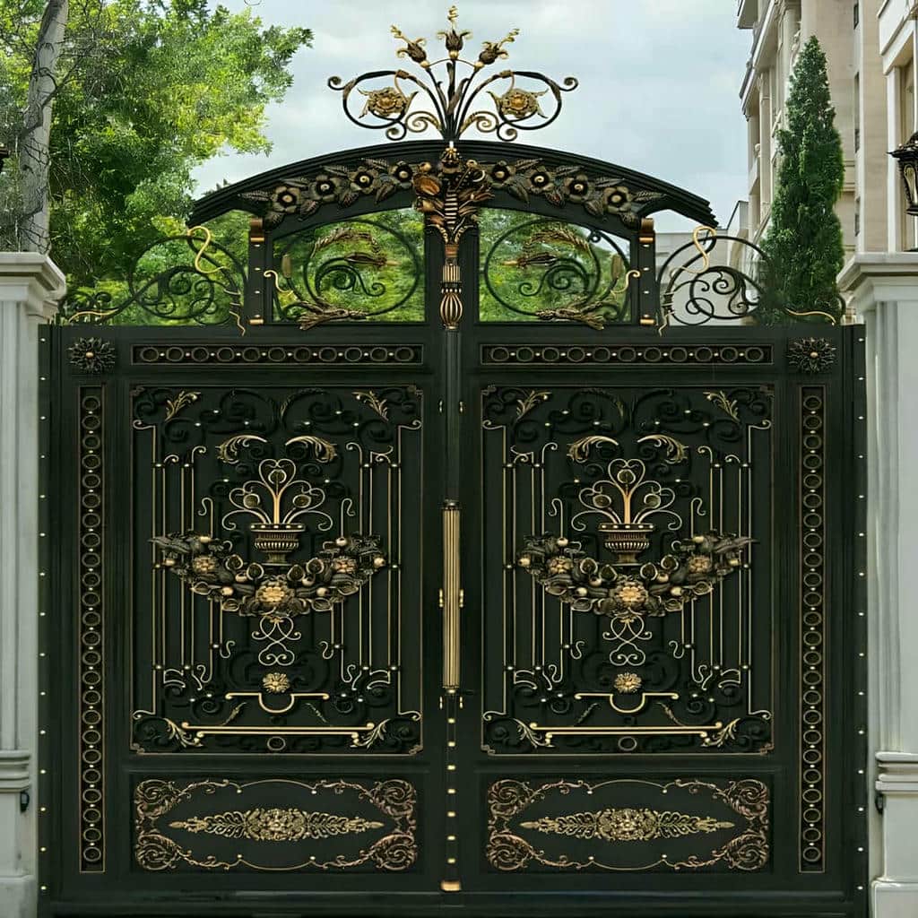 درب لاکچری حیاط آهنی با جزئیات طراحی