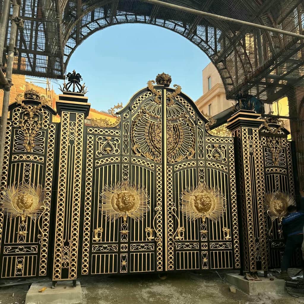 درب فلزی دو لنگه برای ورودی باغ درب فلزی دو لنگه برای ورودی باغ