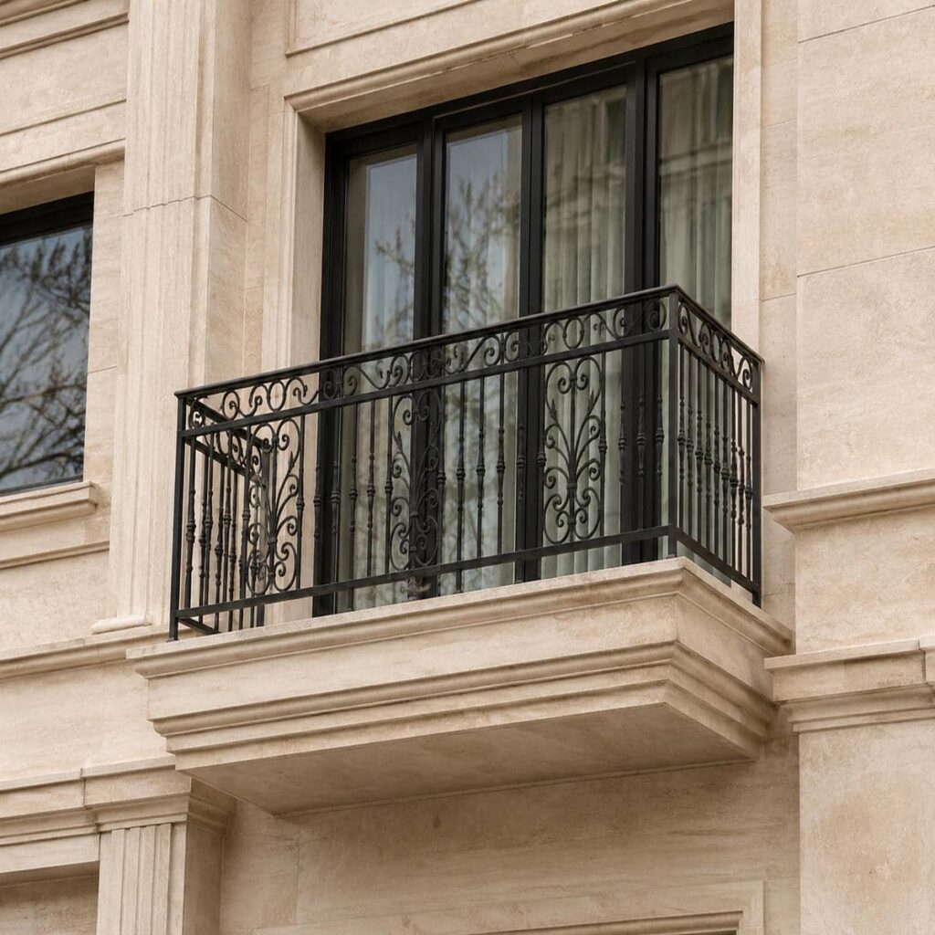 نرده بالکن ویلایی با طراحی مدرن