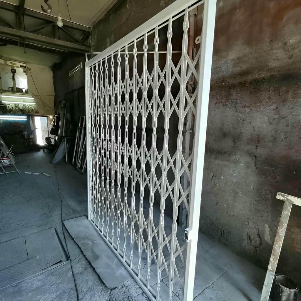 حفاظ درب آکاردئونی استان گلستان مدل کشویی ورودی حفاظ درب آکاردئونی استان گلستان مدل کشویی ورودی
