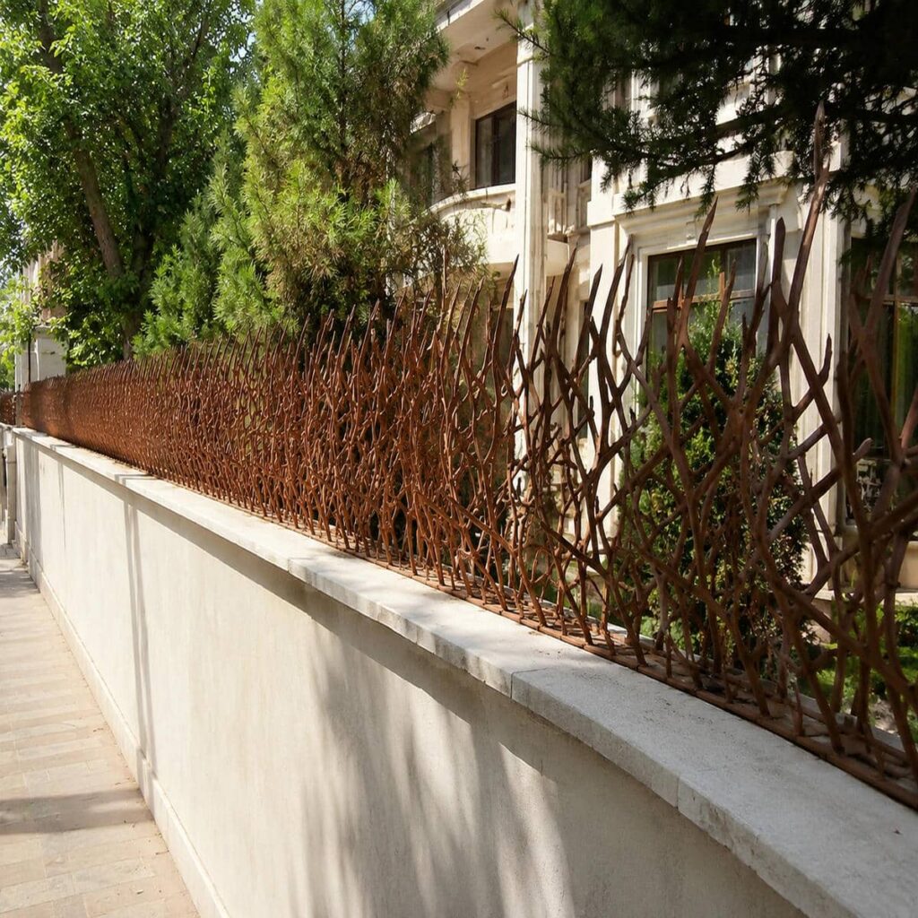 حفاظ دیوار سرنیزه ای استان کردستان فضای مسکونی حفاظ دیوار سرنیزه ای استان کردستان فضای مسکونی