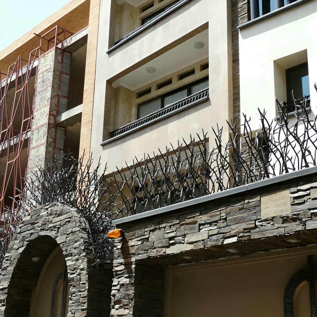 حفاظ سرنیزه ای ساختمان یزد