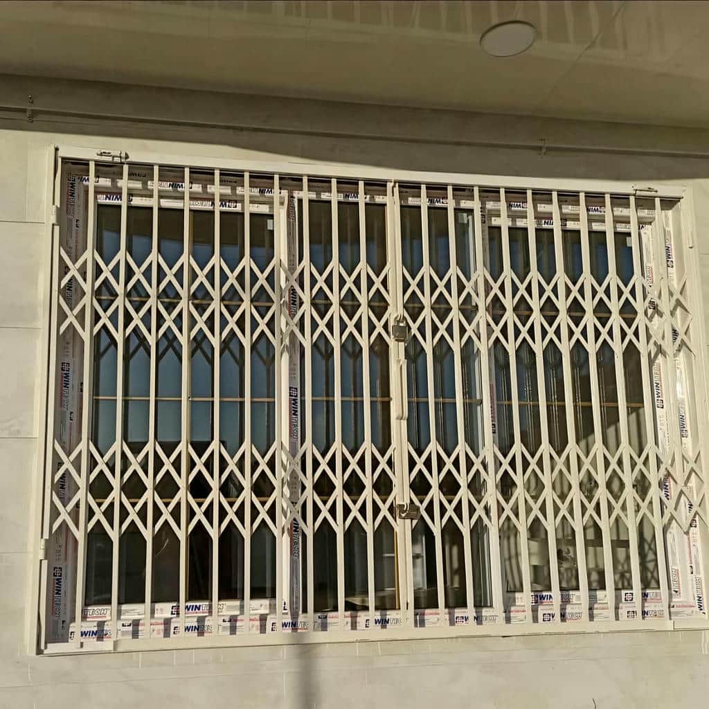 حفاظ پنجره زاهدان با فرم کلاسیک