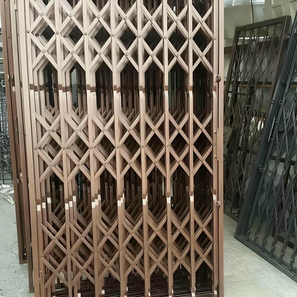 درب آکاردئونی استان ایلام با ساختار فلزی مقاوم درب آکاردئونی استان ایلام با ساختار فلزی مقاوم