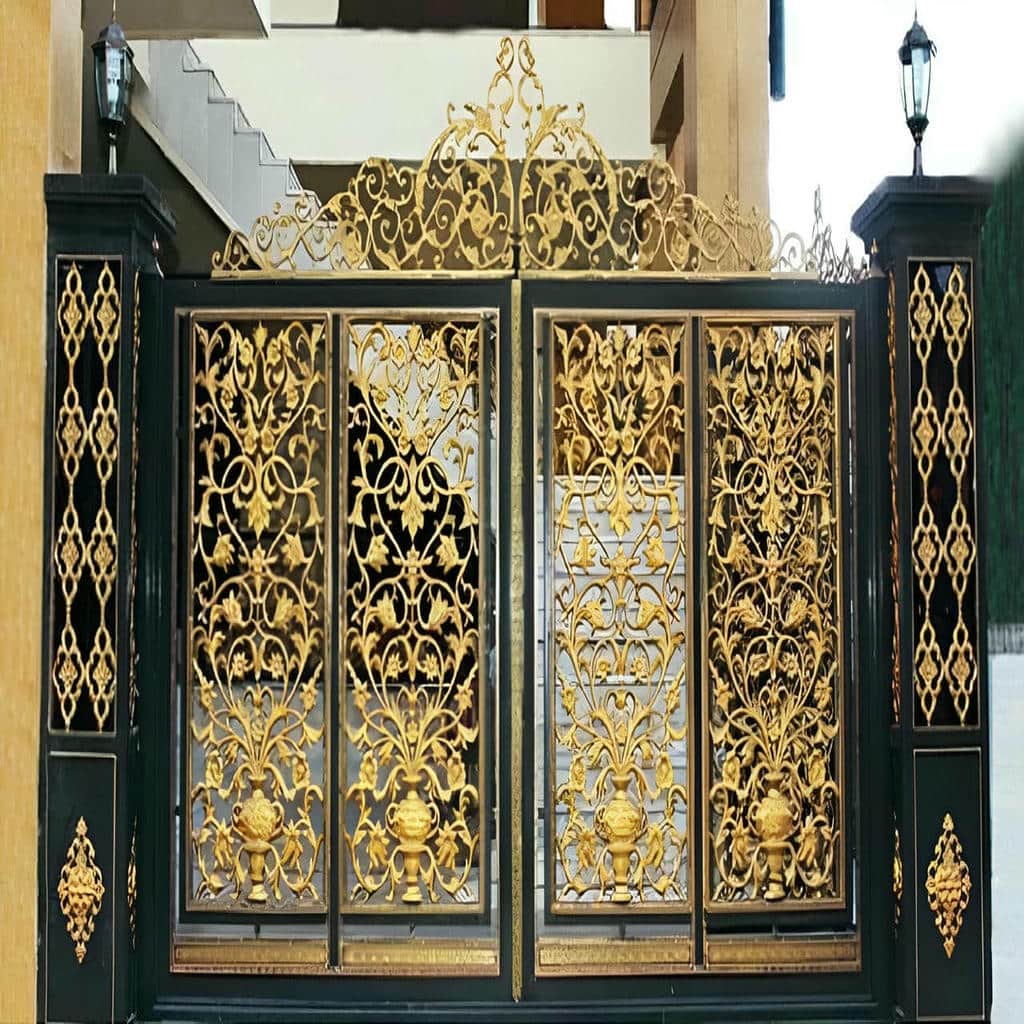 درب فرفورژه حیاط با طراحی کلاسیک