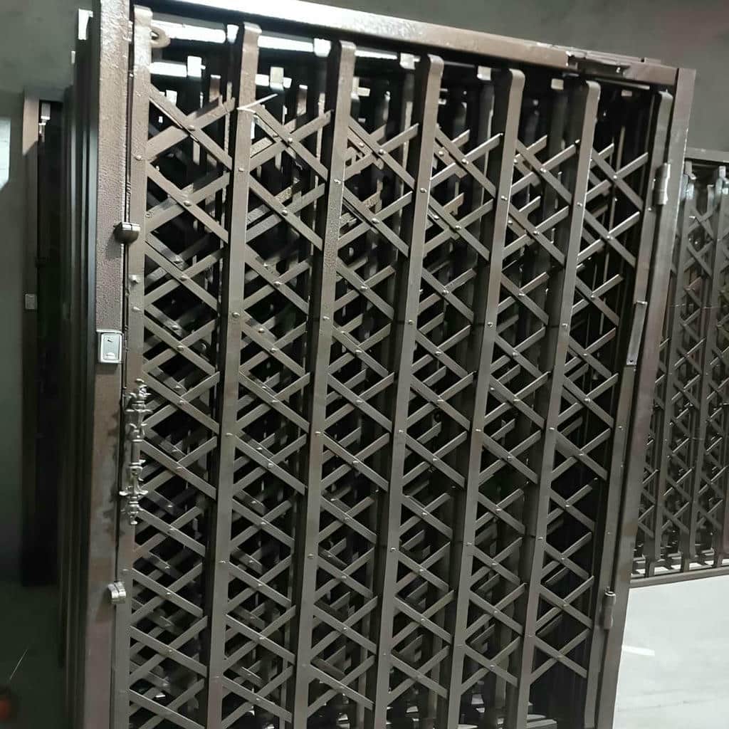 محافظ آکاردئونی فلزی با طرح مدرن