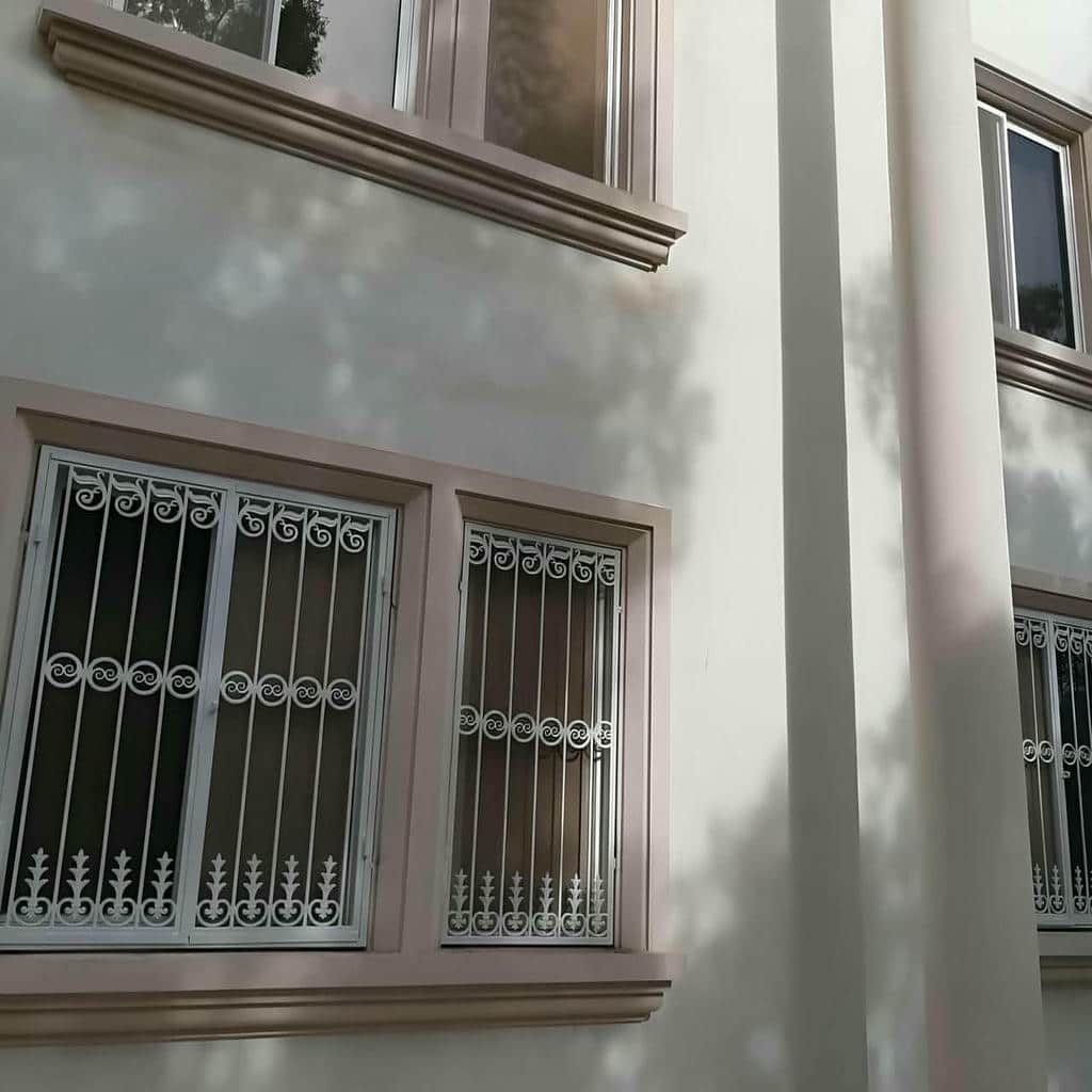محافظ پنجره یزد با طراحی سفارشی