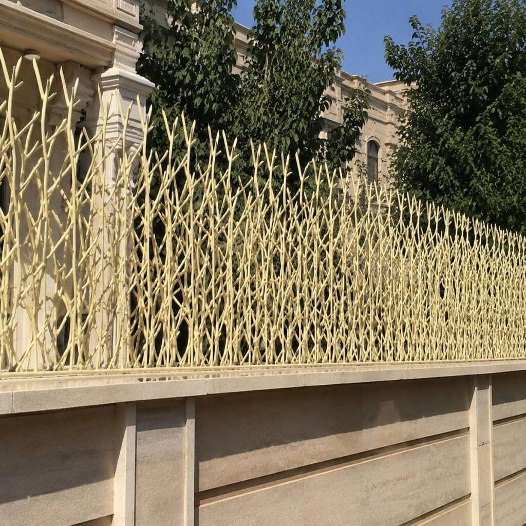 مدل حفاظ دیوار با فرم نوک تیز